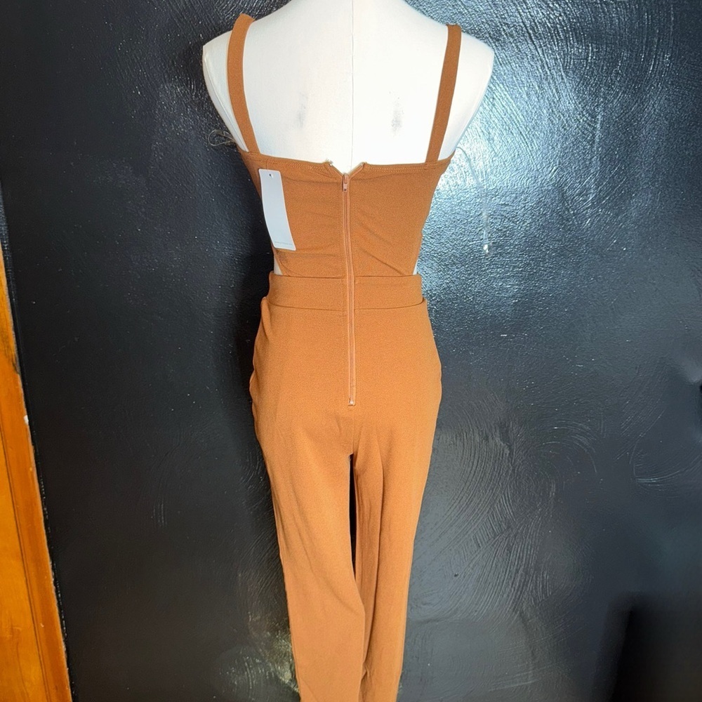 Chic Brown Jumpsuit with Spaghetti Straps and Wide-Leg Design - Picture 3 of 3